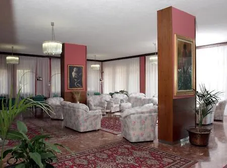 Отель Excelsior 4*